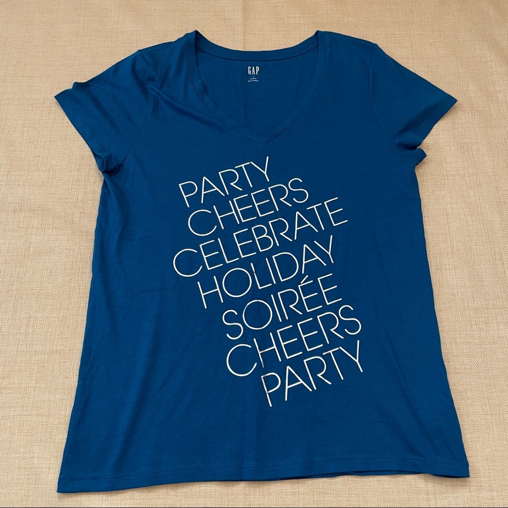 Gap Metallic Silver Holiday Short Sleeve Tee Shirt Top